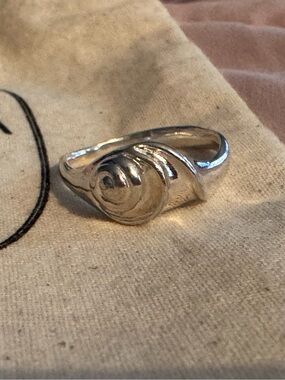 Catori Life Neptune Shell Sterling Silver Ring